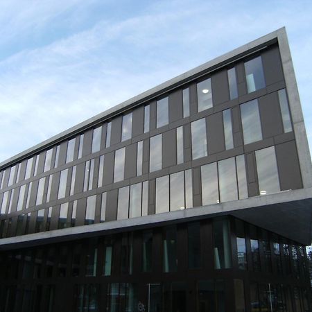 Jugendherberge Stuttgart Neckarpark Buitenkant foto