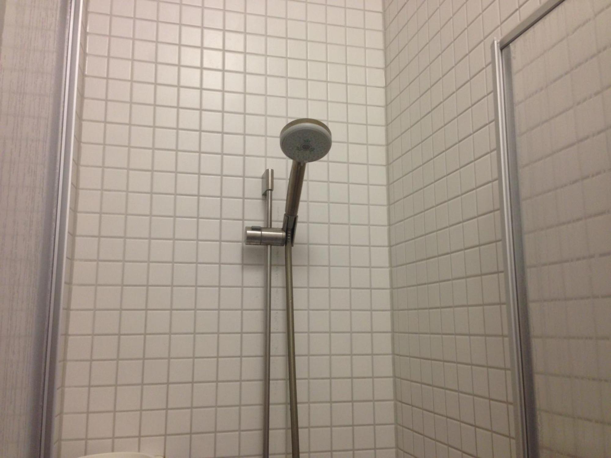 Jugendherberge Stuttgart Neckarpark Kamer foto